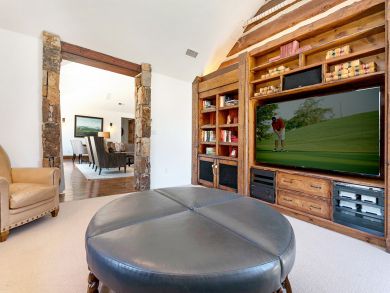 Super Close to Downtown Luxury Ski Home  Five Bedrooms